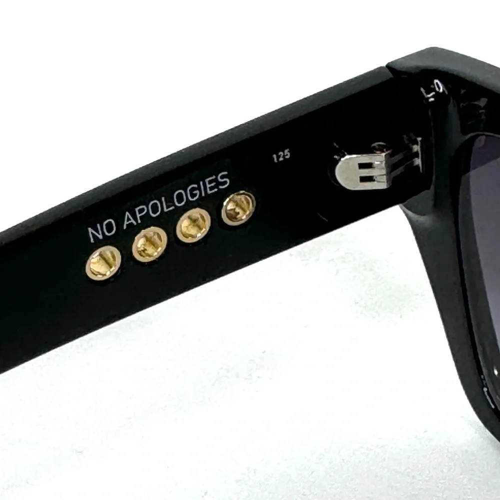 QUAY Australia NEW No Apologies Angled Square Sunglasses NEW Black Smoke